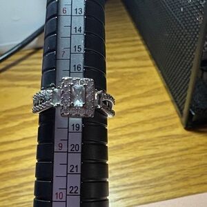 Elegant Silver Women's Ring